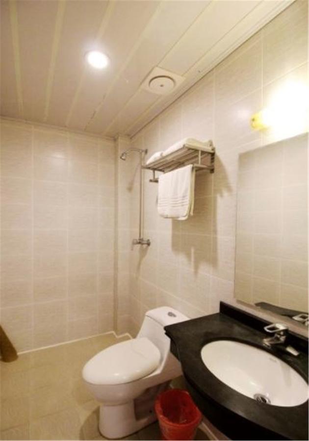 Jinkailai Business Hotel Qingdao Beer Street Екстериор снимка